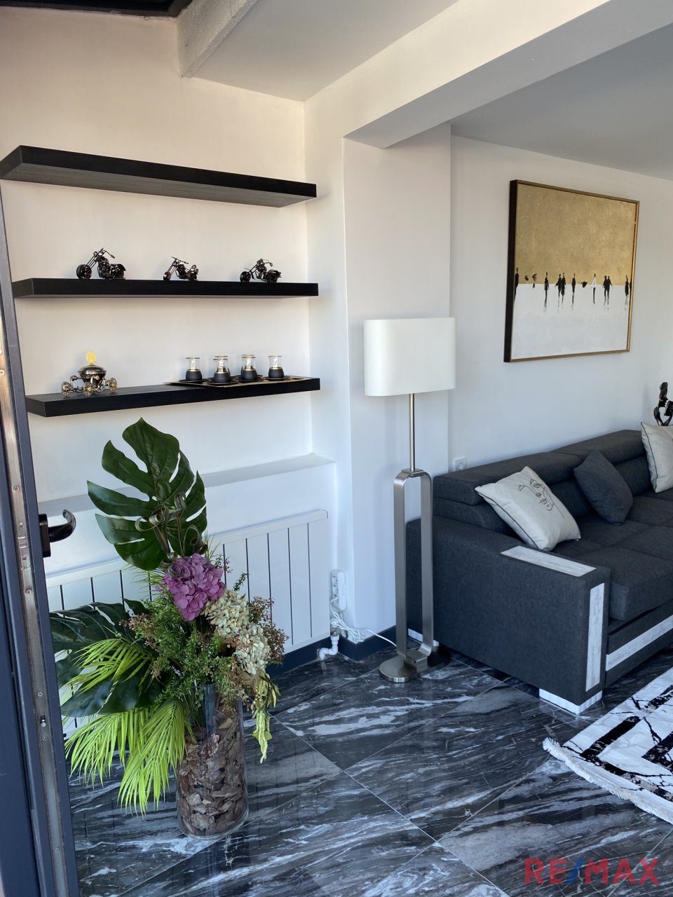 Regal - Bücherecke Regal - Bücherecke