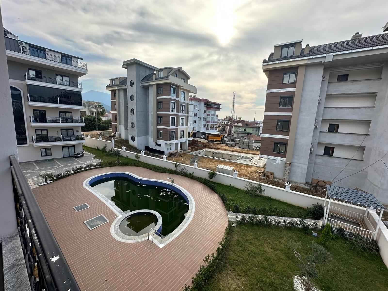 Alanya Oba: 1+1 Apartment for Sale in Alanya Oba | 49 m² | Modern Living | 3.2 km to the Sea 