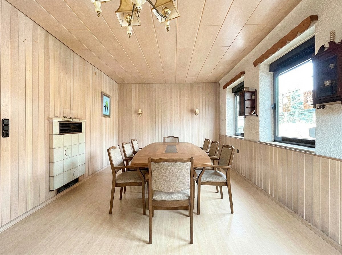 Blumenauer (c) - KI Esszimmer 