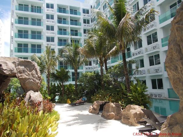 Pattaya / Jomtien: Moderne Apartments in Jomtien, Pattaya, 3 Ebenen Lagunenpool in toller Tropenlandschaft 