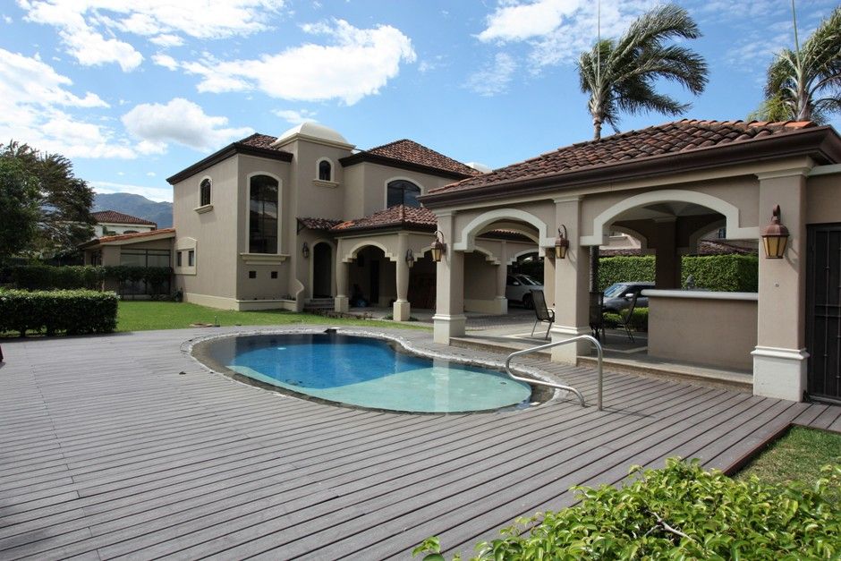 Santa Ana: Luxury Townhouse Valle Del Sol Golf Residence 
