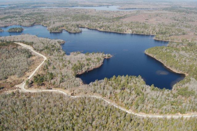 Canaan: Lot 23 am Mill Lake 