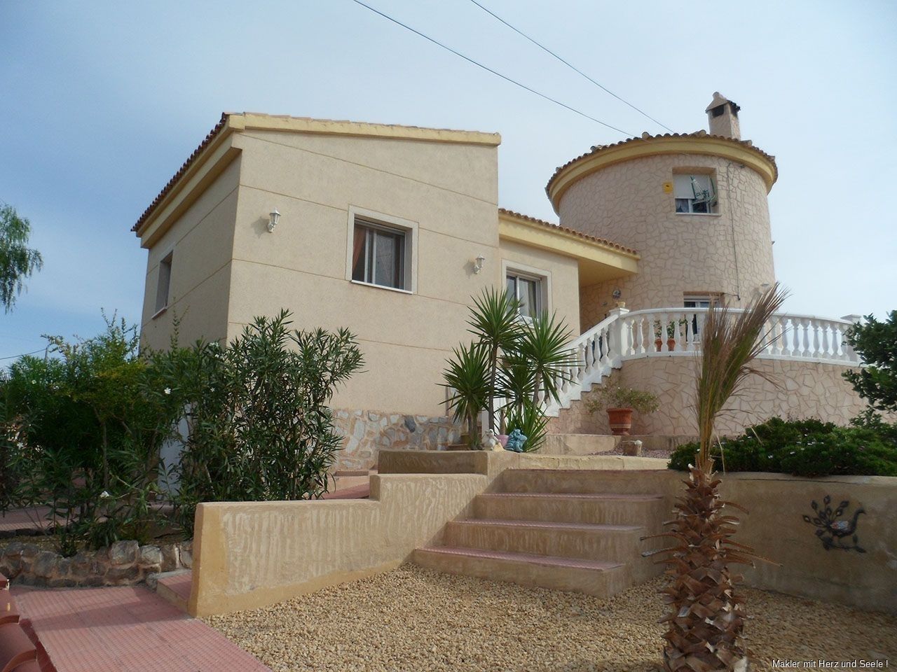 San Vicente del Raspeig: Top gepflegte Villa mit Meerblick, Garage und Privatpool 