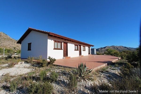 Jijona: Villa angrenzend an ein Naturschutzgebiet, traumhaftem Panoramablick auf Küste und Berge 