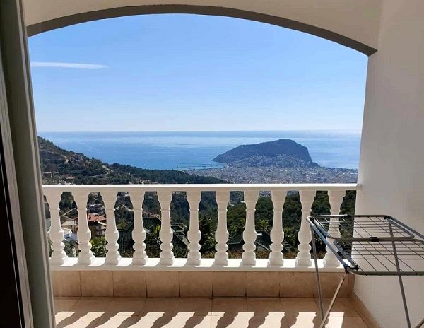 Tepe: Türkei, Alanya. 4 Zi. Villa mit Gemeinschafts- Pool und Meerblick. 890 Tepe: Türkei, Alanya. 4 Zi. Villa mit Gemeinschafts- Pool und Meerblick. 890