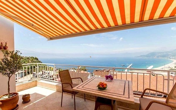 Kale: 1071  Erleben Sie den atemberaubenden Blick auf den Kleopatra-Strand  