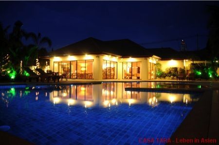 Clubhaus mit Pool und Fitness Clubhaus mit Pool und Fitness