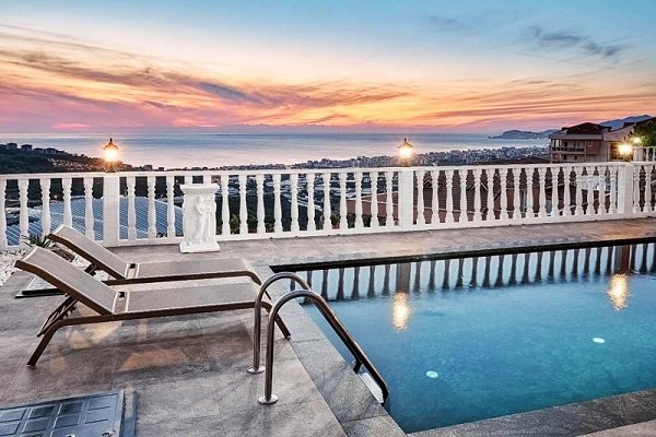 Kargicak: Türkei Alanya. 4 Zi. Villa und 2 Zi. Einliegerwohnung. Meerblick. 972 