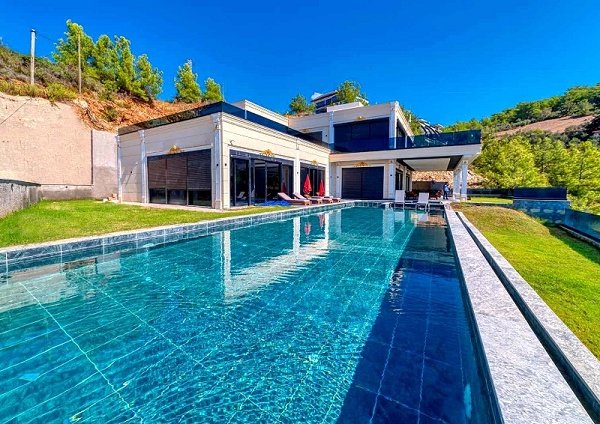 Kargicak: Türkei, Alanya. 16 Zimmer Villa. Hallenbad, Pool, Lift, Kino. 995 