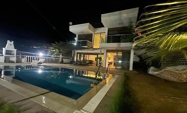 Kargicak: 953 Türkei, Alanya. Möblierte 4-Zimmer-Villa zum Schnäppchenpreis! 