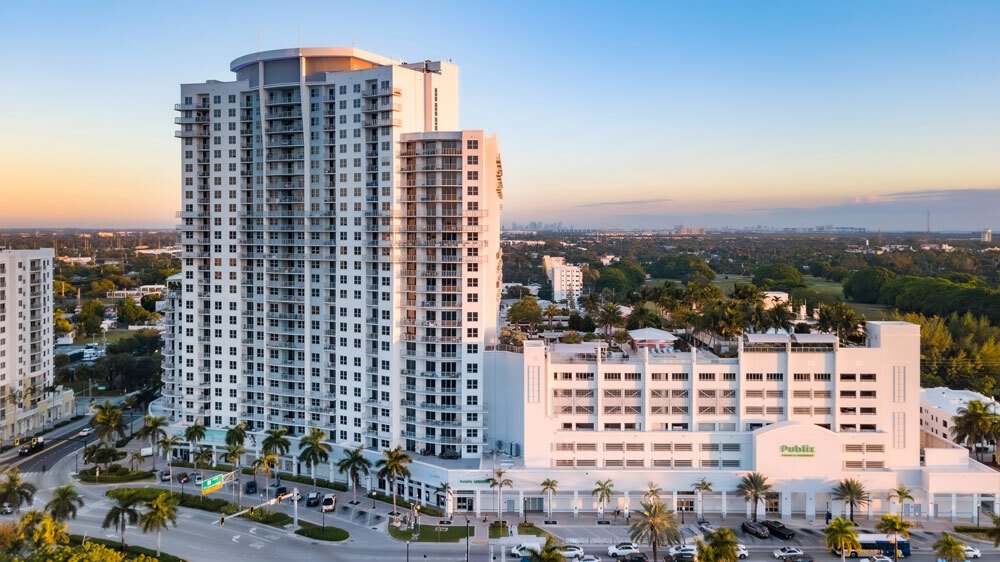 1776 Polk St #910, Hollywood, FL: Wohnungen zum Verkauf in Hollywood Florida – 1–3 Zimmer mit Meer & Stadtleben 