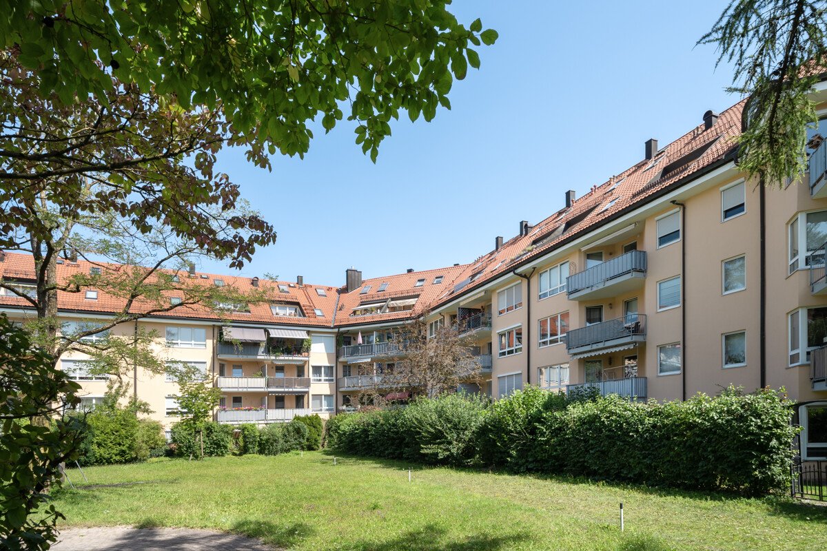 München: Traumhafte Dachterrassenwohnung München-Moosach 