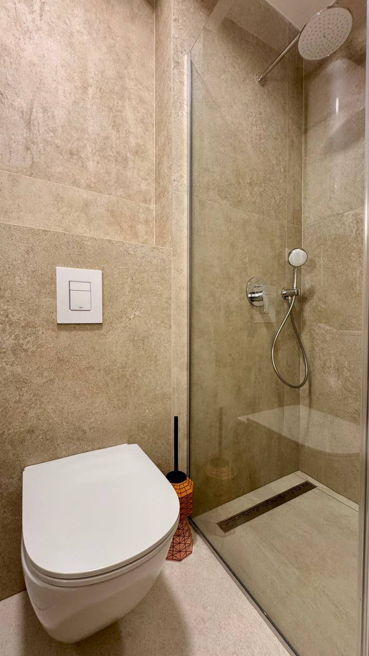 bathroom bathroom