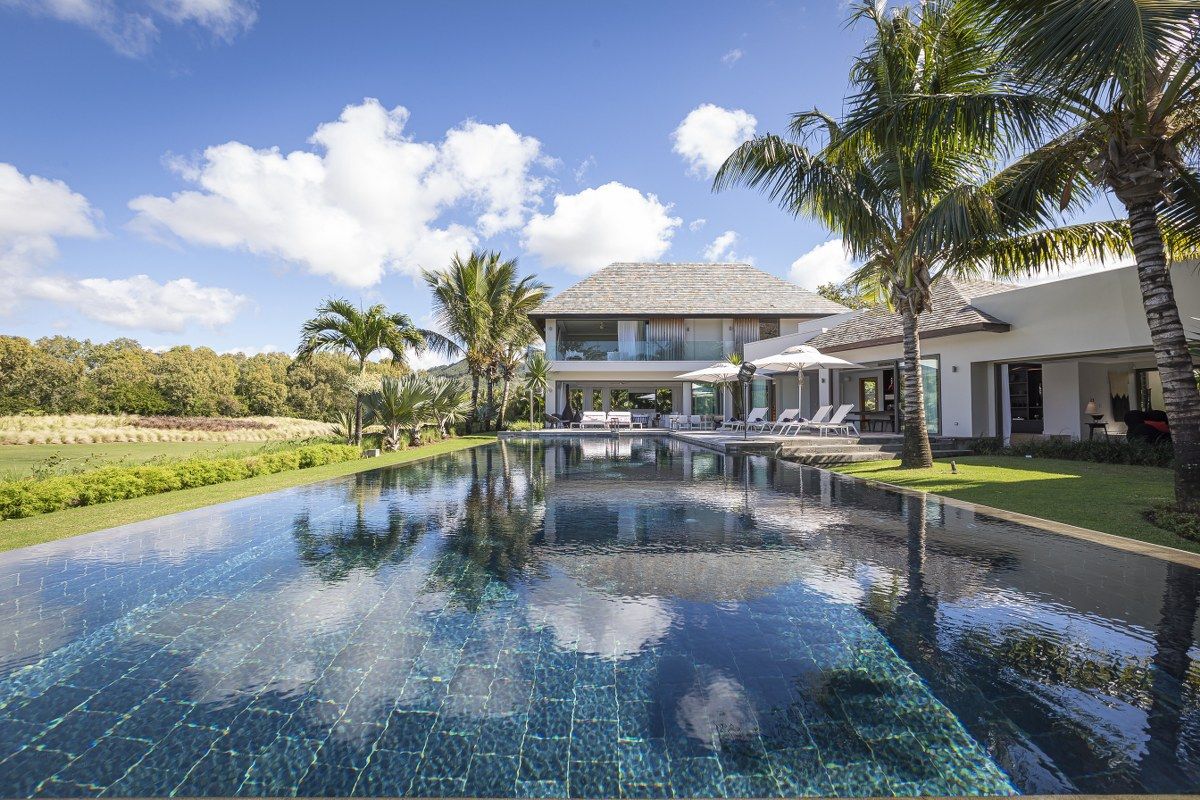 Beau Champ: magnificent villa with 550/2002 qm, next to the golf court Beau Champ: magnificent villa with 550/2002 qm, next to the golf court