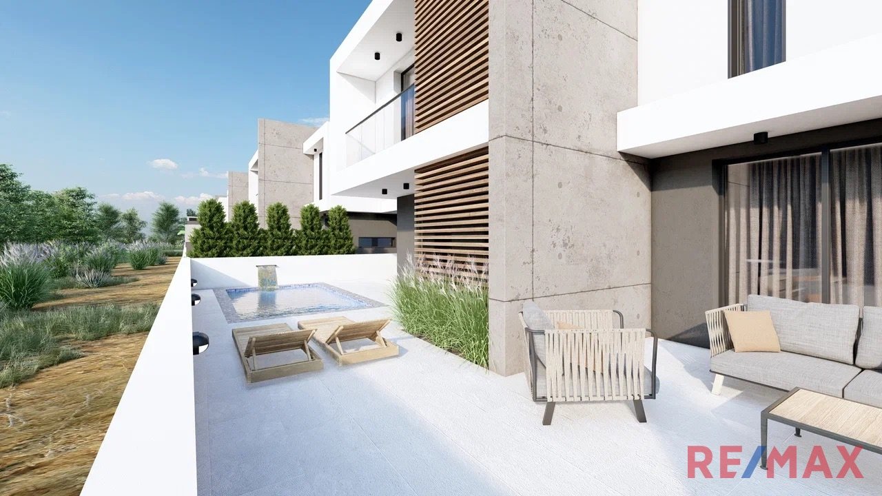 Terrasse + Pool Terrasse + Pool