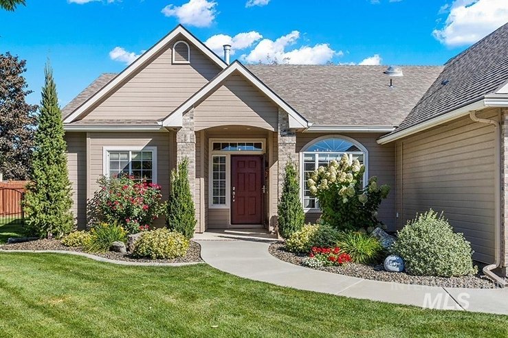 Boise: Boise single-level with 4-car garage & RV pad — updated, move-in ready 