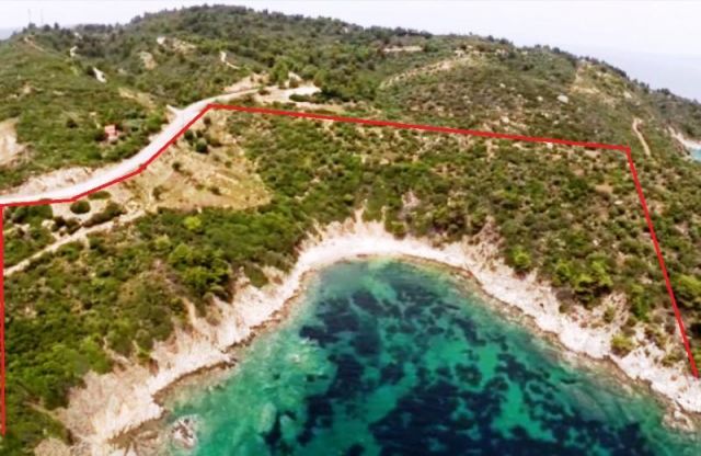 Chalkidiki: Einmaliges Grundstück 50.000 qm vor dem Strand mit eigene bucht beim 2 Fuß in Chalkidike Chalkidiki: Einmaliges Grundstück 50.000 qm vor dem Strand mit eigene bucht beim 2 Fuß in Chalkidike