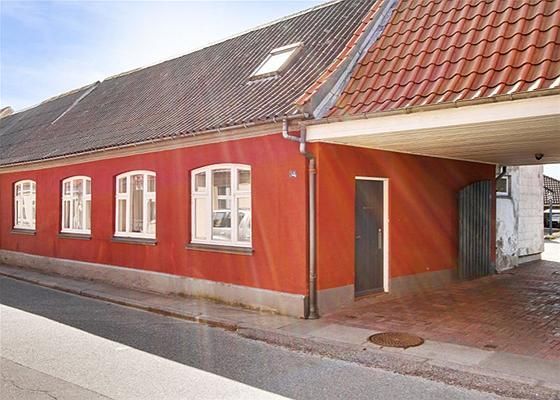 Varde: Brogade 12 6800 Varde 