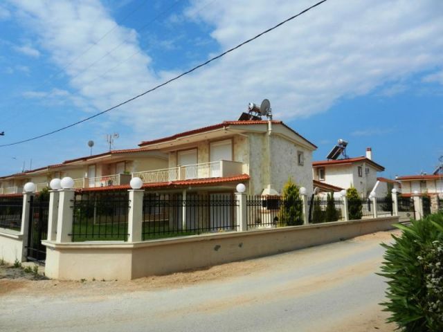 Nea Plagia: Super Ferienhaus voll möbliert , Baujahr 2007 in Nea Plagia Chalkidike 