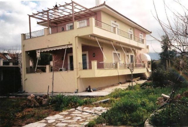 Kyparissia Messini: Wunderschönes 2 Familienhaus Baujahr 2007 in Kyparissia bei Messini 