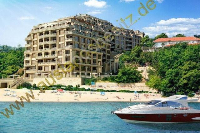 Varna: Luxus Appartementanlage erste Meereslinie in Bulgarien 
