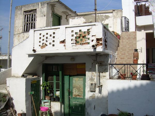 Süd-Kreta-Kreta: Kleines Stadthaus im Zentrum von Pitsidia mit traumhaft sonnigem Balkon 