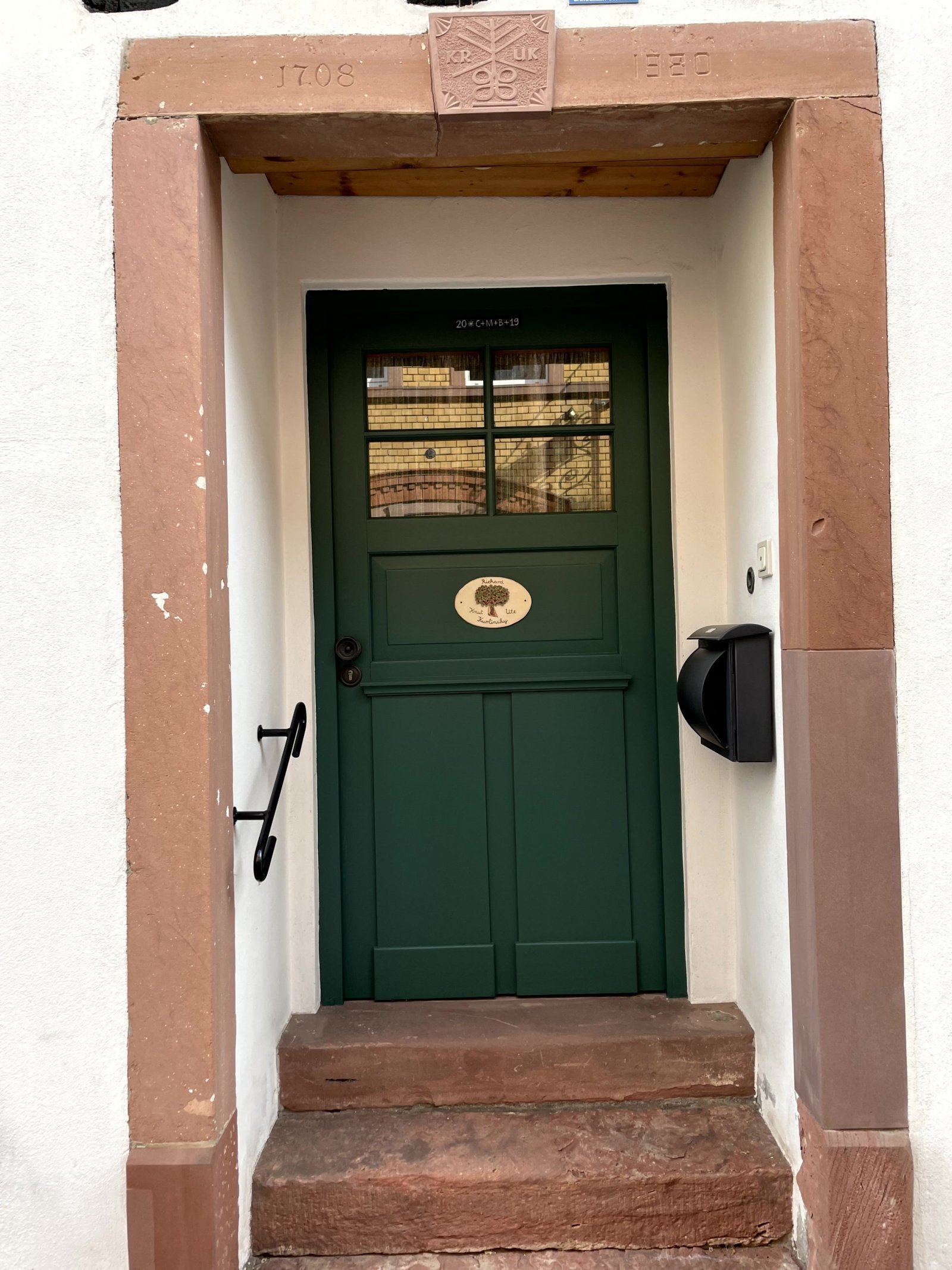 Hattersheim am Main: Charmante Hofreite in idyllischer und zentraler Wohnlage Hattersheim am Main: Charmante Hofreite in idyllischer und zentraler Wohnlage