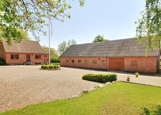 Juelsminde: Gludvej 47 7130 Juelsminde Juelsminde: Gludvej 47 7130 Juelsminde