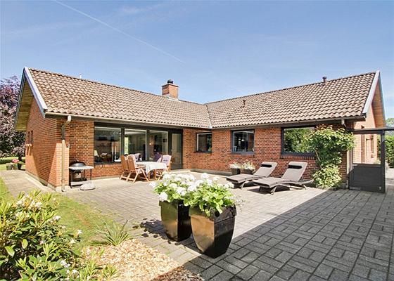 Brørup: Vinkelvej 20 6650 Brørup 