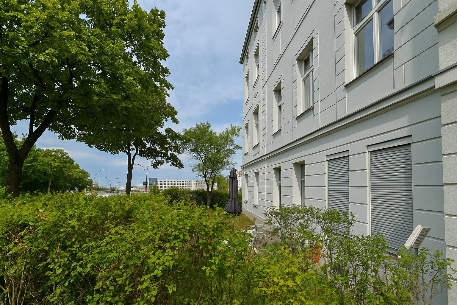 Berlin: Stilvoll sanierter 4-Zimmer-Altbau, modern ausgestattet – großzügig & familiengerecht Berlin: Stilvoll sanierter 4-Zimmer-Altbau, modern ausgestattet – großzügig & familiengerecht