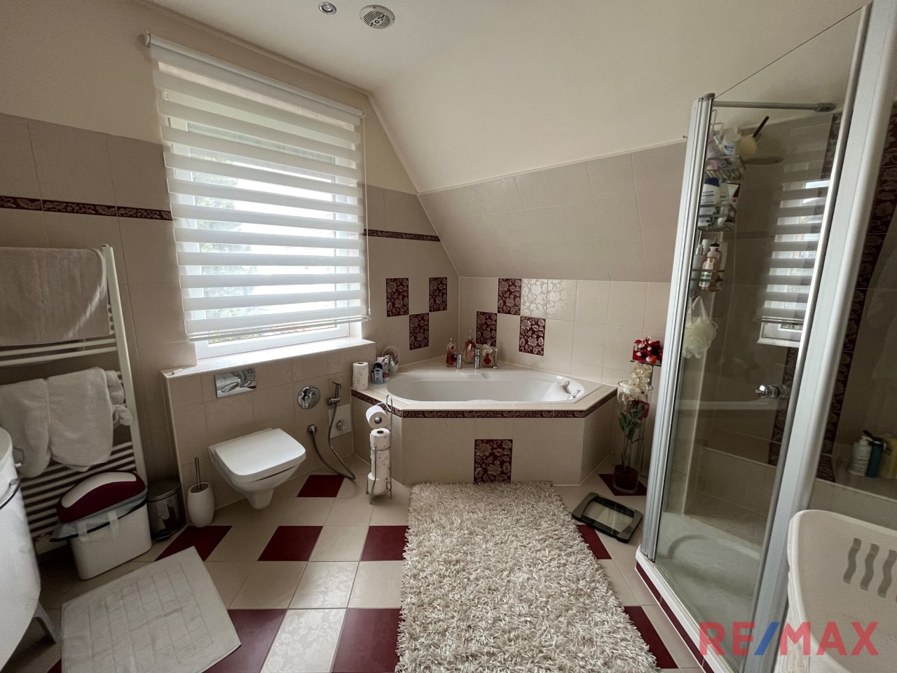 Badezimmer OG 1 Badezimmer OG 1