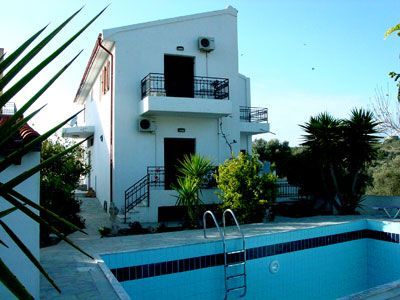 Süd-Kreta-Kreta: Villa in Pitsidia mit 4 Schlafzimmern, Swimming Pool und Garten Süd-Kreta-Kreta: Villa in Pitsidia mit 4 Schlafzimmern, Swimming Pool und Garten