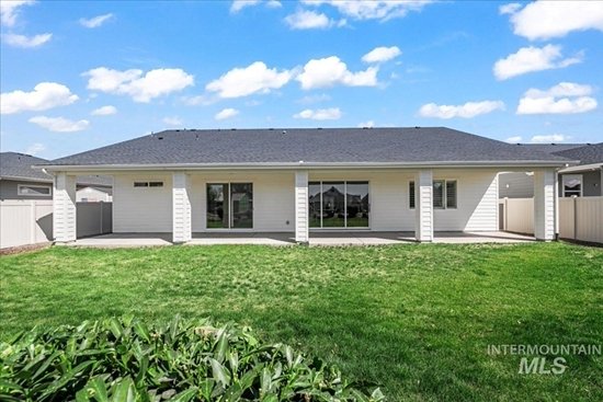 W Purple Martin St, Star: Single-level comfort in Heirloom Ridge — Den/office, full-length covered patio, no rear neighbors — For Sale W Purple Martin St, Star: Single-level comfort in Heirloom Ridge — Den/office, full-length covered patio, no rear neighbors — For Sale