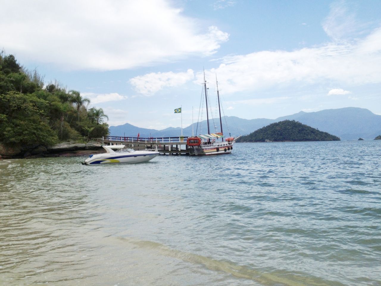 -Vista do Cais da Ilha do Bernardo -Vista do Cais da Ilha do Bernardo