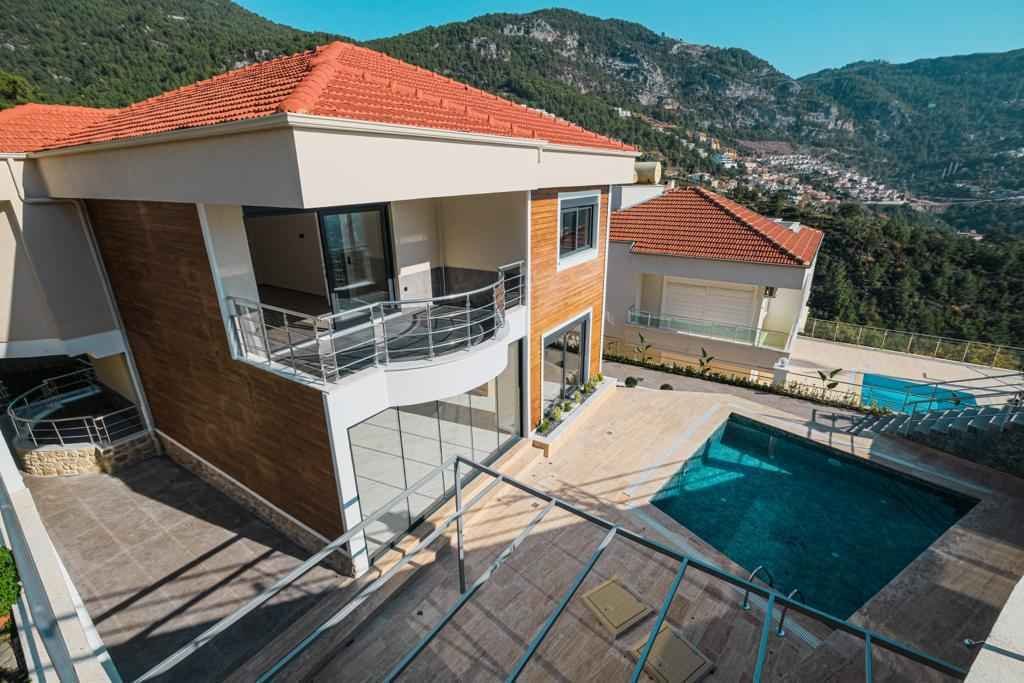 Alanya: Alanya Tepe Mahallesi’nde 4+1 Satılık Villa | 235 m² | Özel Havuzlu | Denize 3,3 km 