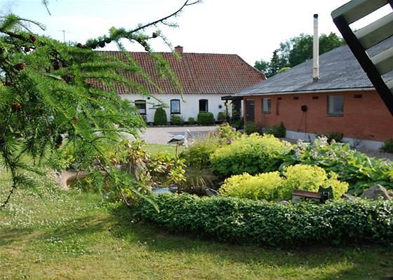 Skals: Sundvej 73 8832 Skals 