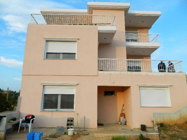 Nea Plagia Chalkidiki: 2 Einfamilienhaueser in Nea Plagia Chalkidiki 